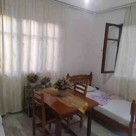 Dili Guest * טיראנה