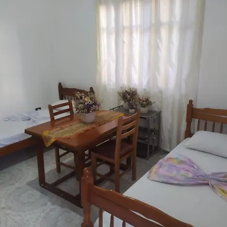 Dili Guest בית הארחה *